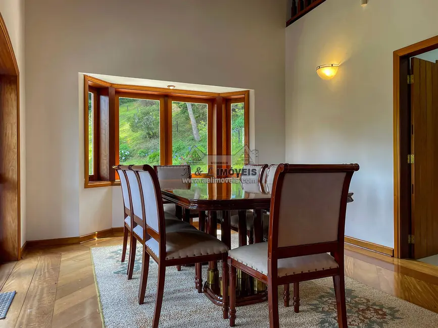 Foto 8 de Casa com 3 quartos à venda, 288m2 em Campos Do Jordao - SP