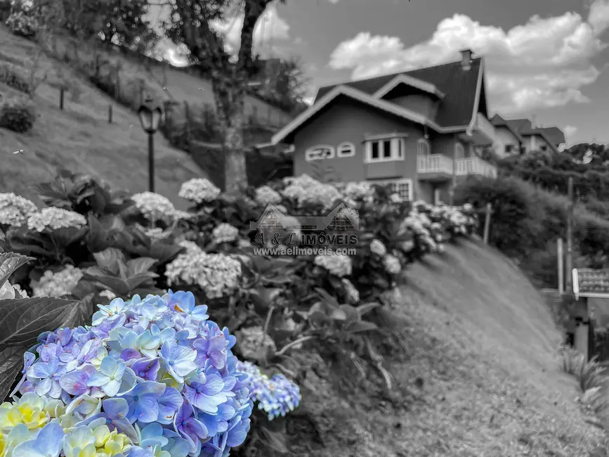 Foto 1 de Casa com 3 quartos à venda, 288m2 em Campos Do Jordao - SP