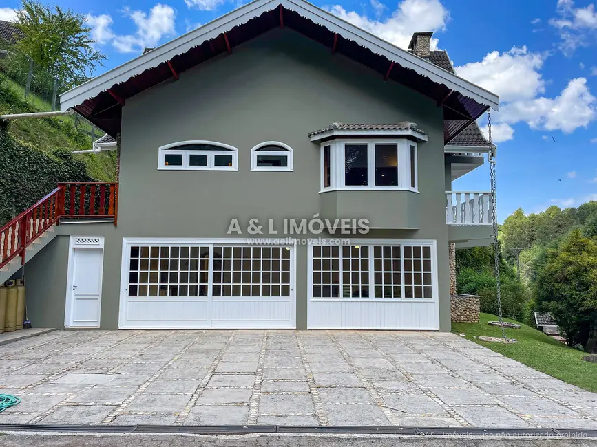 Foto 3 de Casa com 3 quartos à venda, 288m2 em Campos Do Jordao - SP