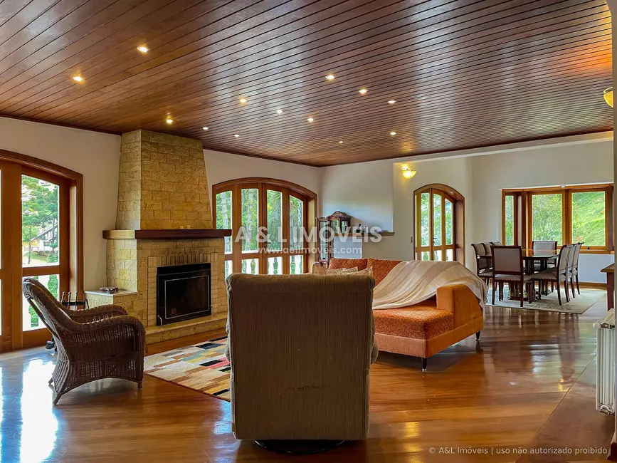 Foto 1 de Casa com 3 quartos à venda, 288m2 em Campos Do Jordao - SP