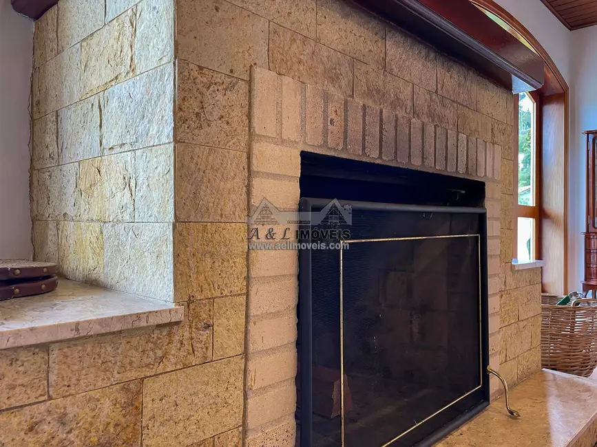 Foto 7 de Casa com 3 quartos à venda, 288m2 em Campos Do Jordao - SP