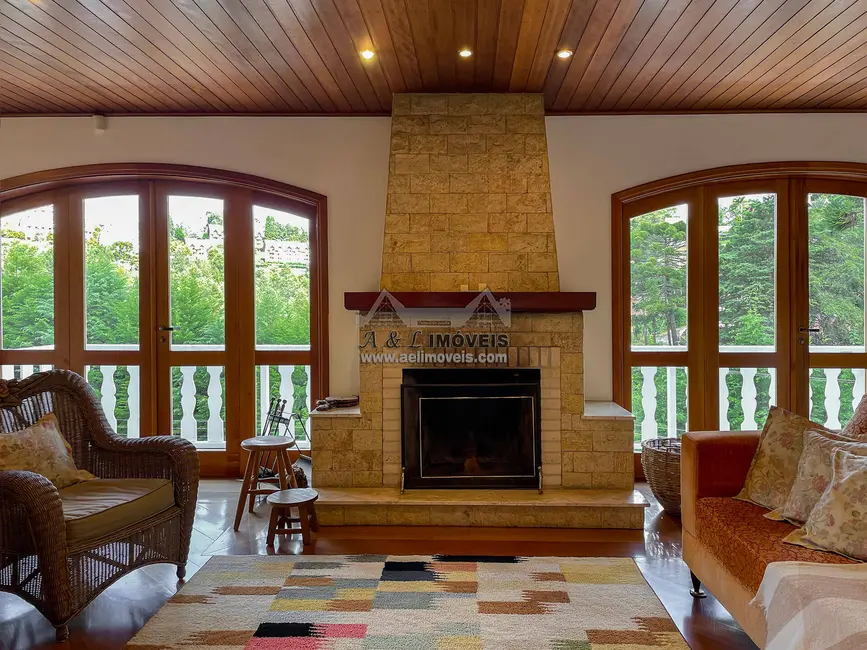 Foto 5 de Casa com 3 quartos à venda, 288m2 em Campos Do Jordao - SP