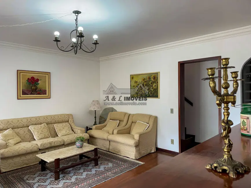 Foto 5 de Casa com 4 quartos à venda, 315m2 em Campos Do Jordao - SP