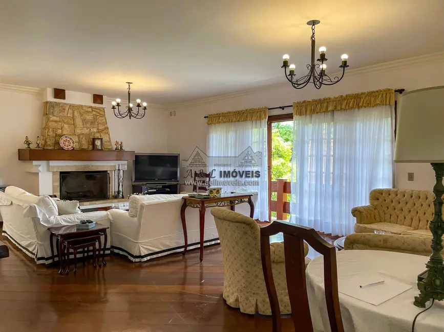 Foto 8 de Casa com 4 quartos à venda, 315m2 em Campos Do Jordao - SP