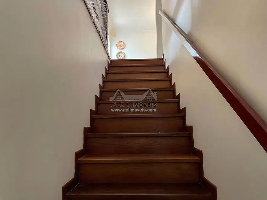 Foto 7 de Casa com 4 quartos à venda, 315m2 em Campos Do Jordao - SP