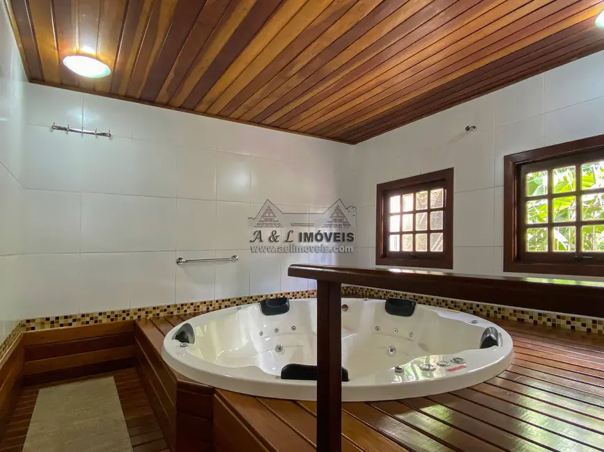 Apartamento com 4 quartos à venda, 188m2 em Campos Do Jordao - SP - imagem 8 Foto 8 de Apartamento com 4 quartos à venda, 188m2 em Campos Do Jordao - SP