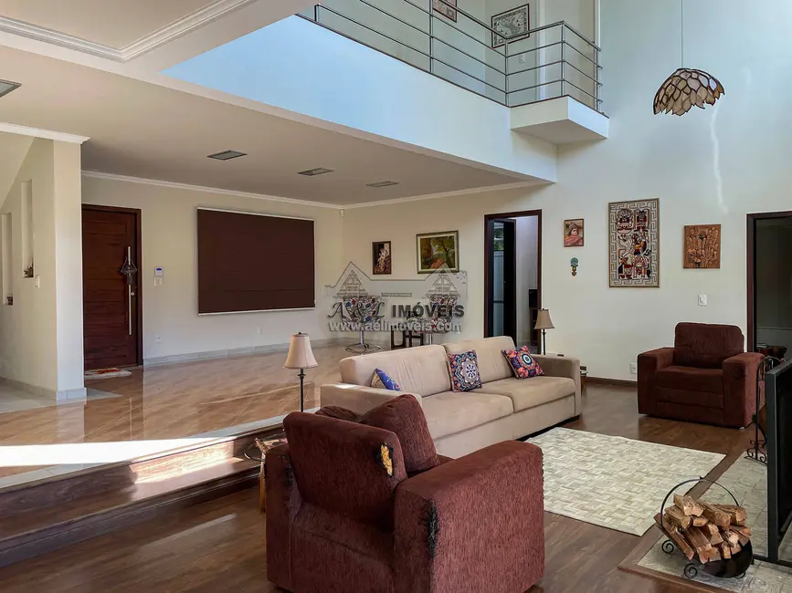 Casa de Condomínio com 3 quartos à venda, 596m2 em Santo Antonio Do Pinhal - SP - imagem 8 Foto 8 de Casa de Condomínio com 3 quartos à venda, 596m2 em Santo Antonio Do Pinhal - SP