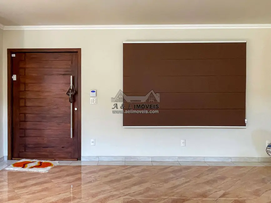 Casa de Condomínio com 3 quartos à venda, 596m2 em Santo Antonio Do Pinhal - SP - imagem 3 Foto 3 de Casa de Condomínio com 3 quartos à venda, 596m2 em Santo Antonio Do Pinhal - SP