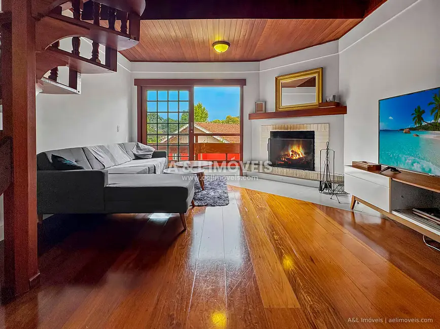 Foto 3 de Apartamento com 5 quartos à venda, 240m2 em Campos Do Jordao - SP