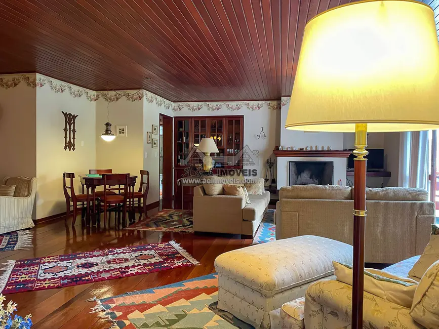 Foto 4 de Apartamento com 3 quartos à venda, 150m2 em Campos Do Jordao - SP