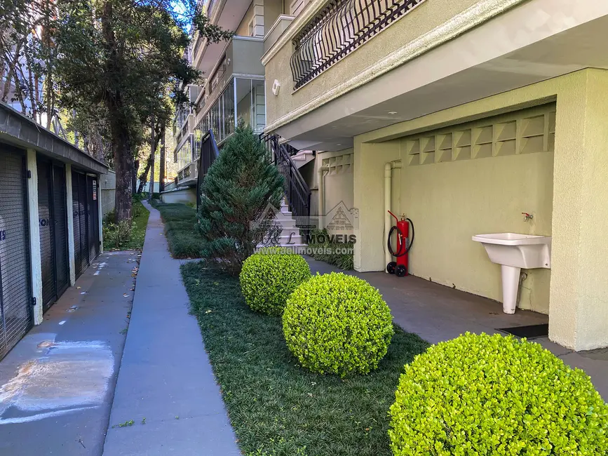 Foto 3 de Apartamento com 4 quartos à venda, 232m2 em Campos Do Jordao - SP