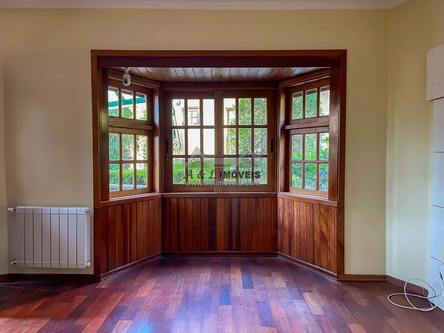 Foto 8 de Casa de Condomínio com 5 quartos à venda, 161m2 em Campos Do Jordao - SP