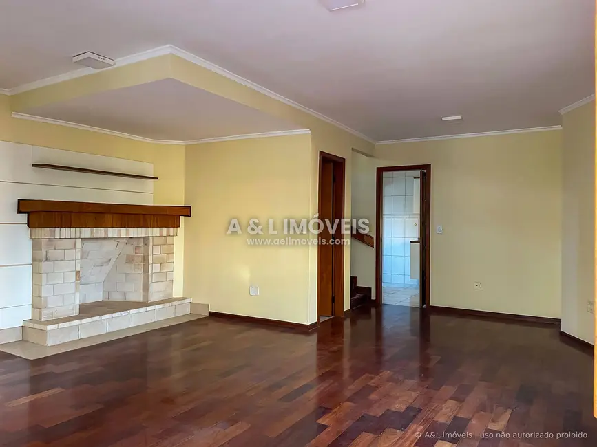 Foto 4 de Casa de Condomínio com 5 quartos à venda, 161m2 em Campos Do Jordao - SP