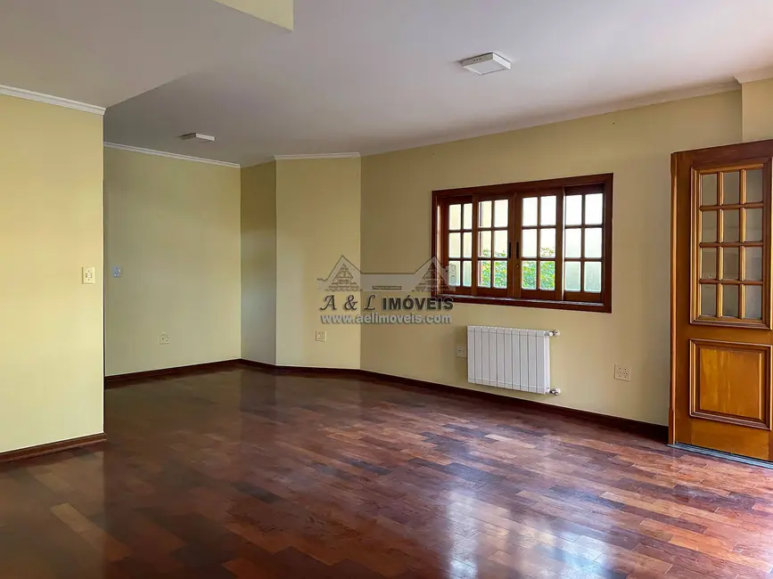 Foto 5 de Casa de Condomínio com 5 quartos à venda, 161m2 em Campos Do Jordao - SP