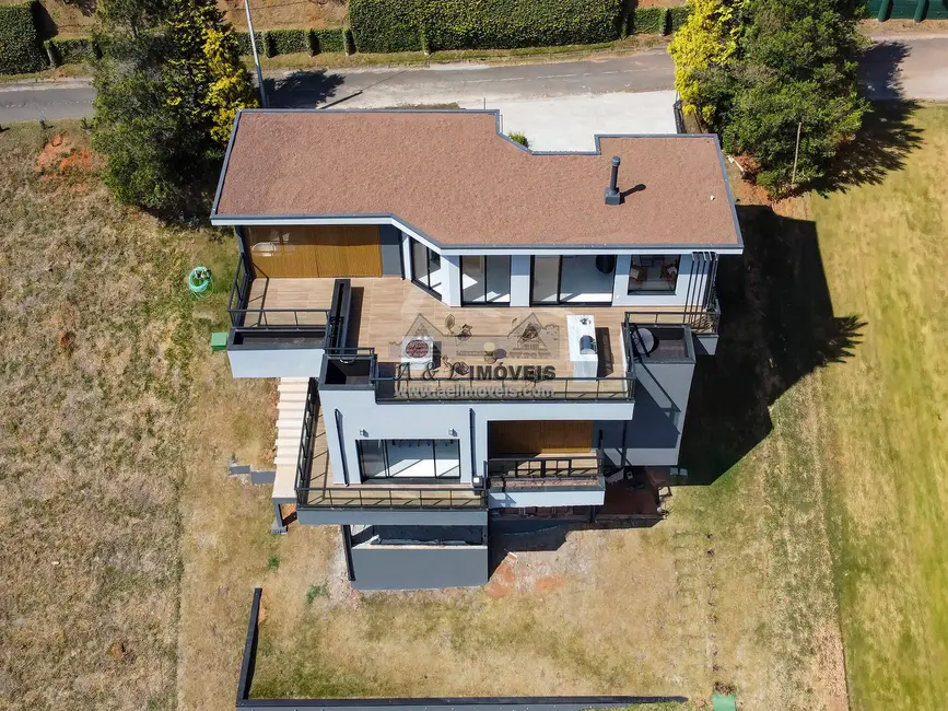 Casa de Condomínio com 3 quartos à venda, 355m2 em Santo Antonio Do Pinhal - SP - imagem 1 Foto 1 de Casa de Condomínio com 3 quartos à venda, 355m2 em Santo Antonio Do Pinhal - SP