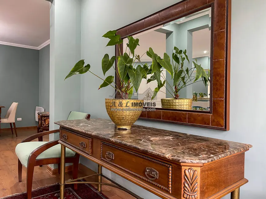 Apartamento com 3 quartos à venda, 176m2 em Campos Do Jordao - SP - imagem 8 Foto 8 de Apartamento com 3 quartos à venda, 176m2 em Campos Do Jordao - SP