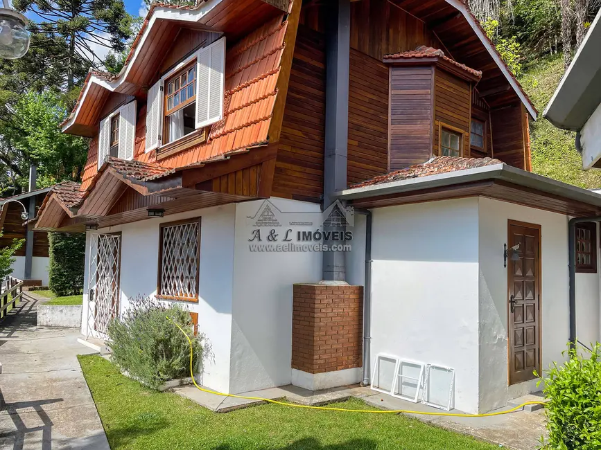 Foto 1 de Casa de Condomínio com 3 quartos à venda, 97m2 em Campos Do Jordao - SP