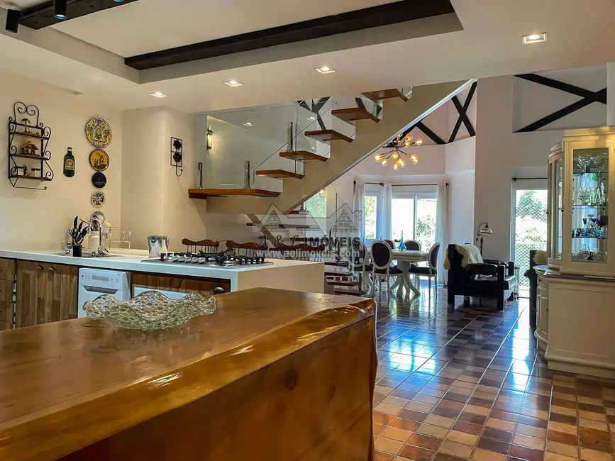 Foto 1 de Apartamento com 4 quartos à venda, 188m2 em Campos Do Jordao - SP