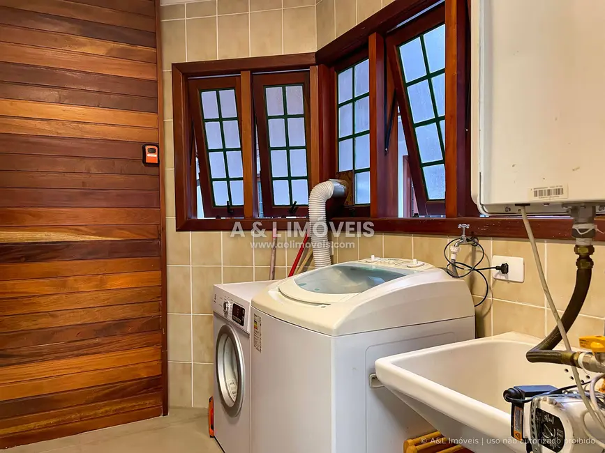 Foto 4 de Apartamento com 4 quartos à venda, 200m2 em Campos Do Jordao - SP