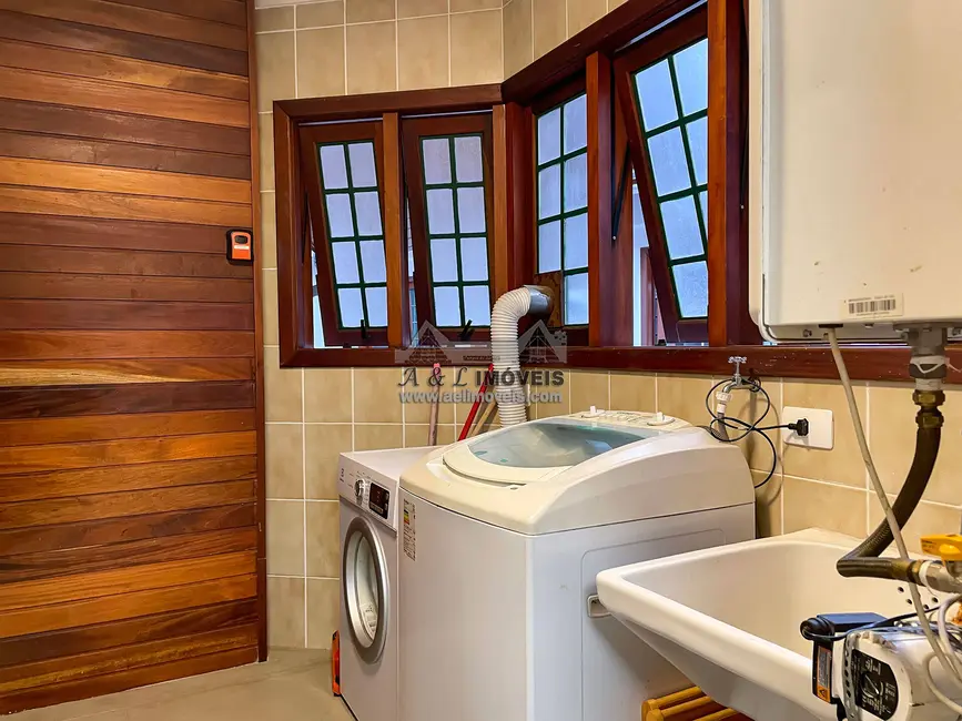 Apartamento com 4 quartos à venda, 200m2 em Campos Do Jordao - SP - imagem 4 Foto 4 de Apartamento com 4 quartos à venda, 200m2 em Campos Do Jordao - SP