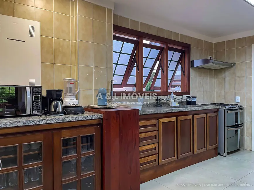 Foto 4 de Apartamento com 4 quartos à venda, 200m2 em Campos Do Jordao - SP