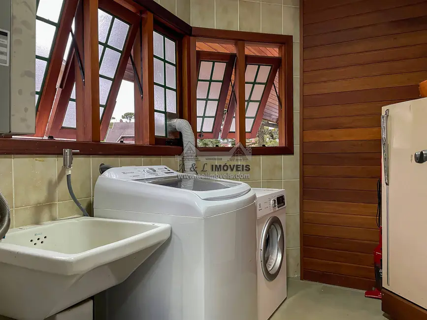 Foto 5 de Apartamento com 4 quartos à venda, 200m2 em Campos Do Jordao - SP