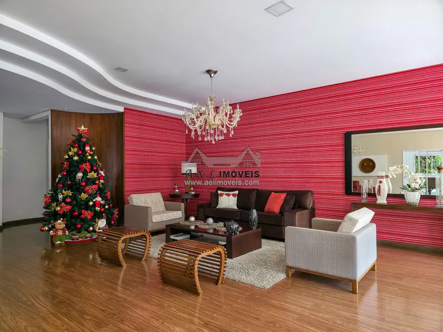 Foto 3 de Apartamento com 4 quartos à venda, 229m2 em Campos Do Jordao - SP