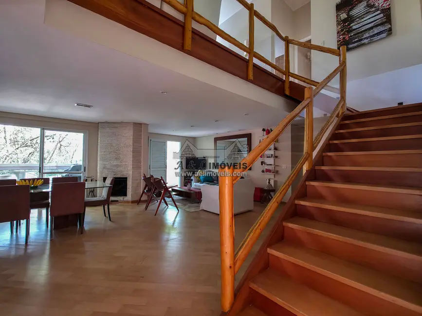 Foto 9 de Apartamento com 4 quartos à venda, 229m2 em Campos Do Jordao - SP