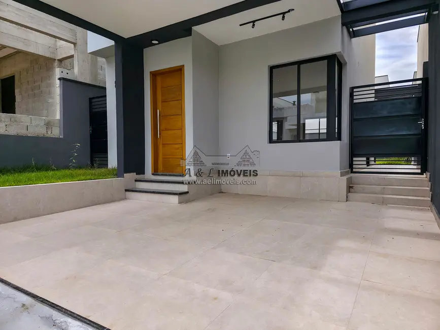 Foto 2 de Casa de Condomínio com 3 quartos à venda, 140m2 em Morada dos Nobres, Taubate - SP