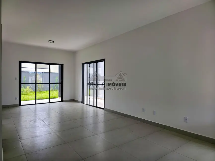 Foto 4 de Casa de Condomínio com 3 quartos à venda, 140m2 em Morada dos Nobres, Taubate - SP