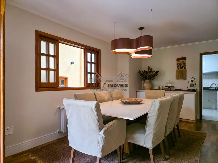 Foto 7 de Casa de Condomínio com 4 quartos à venda, 161m2 em Campos Do Jordao - SP