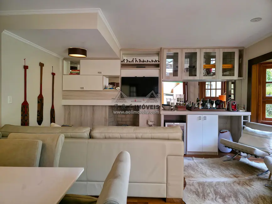 Foto 8 de Casa de Condomínio com 4 quartos à venda, 161m2 em Campos Do Jordao - SP