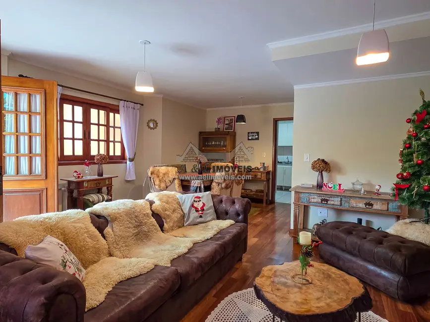 Foto 7 de Casa com 4 quartos à venda, 161m2 em Campos Do Jordao - SP