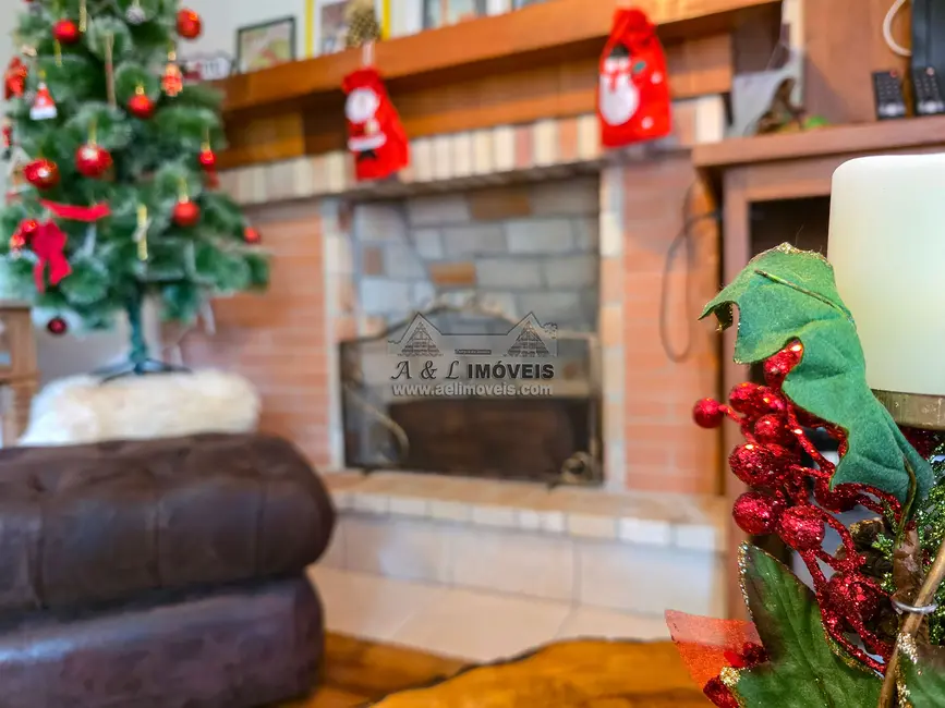 Foto 9 de Casa com 4 quartos à venda, 161m2 em Campos Do Jordao - SP