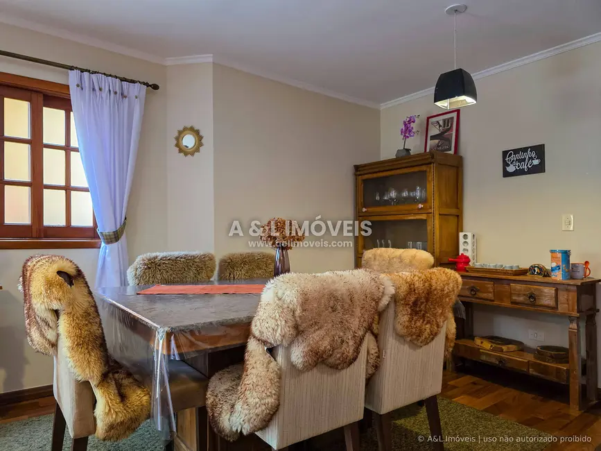 Foto 9 de Casa de Condomínio com 4 quartos à venda, 161m2 em Campos Do Jordao - SP
