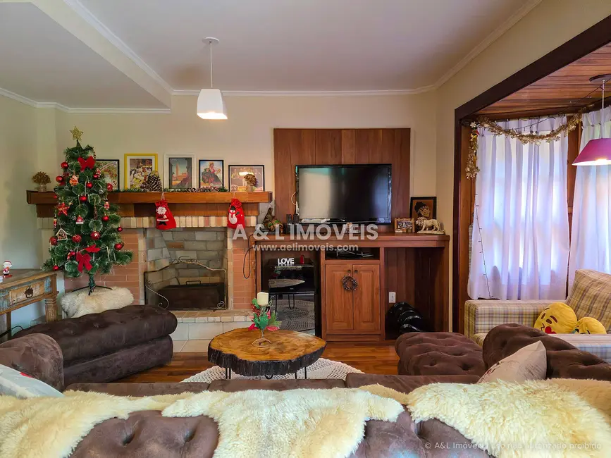 Foto 4 de Casa de Condomínio com 4 quartos à venda, 161m2 em Campos Do Jordao - SP