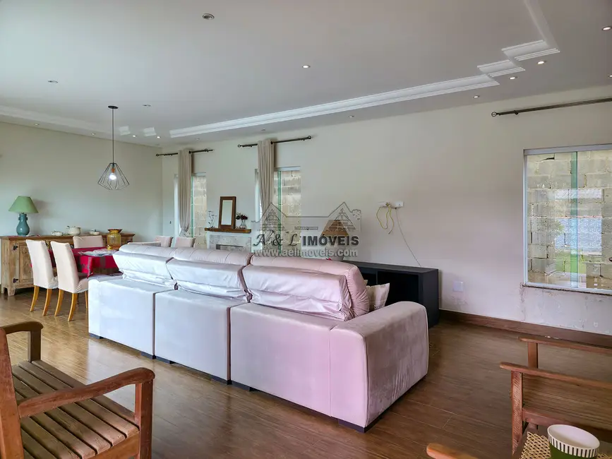 Foto 9 de Casa com 5 quartos à venda, 313m2 em Tremembe - SP