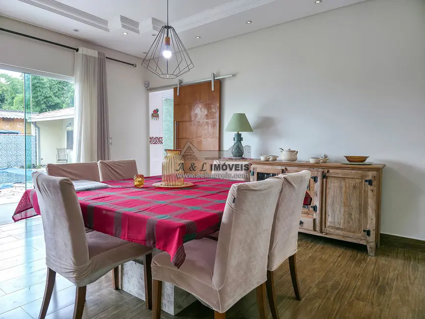 Foto 8 de Casa com 5 quartos à venda, 313m2 em Tremembe - SP