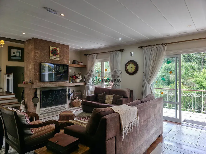 Foto 9 de Pousada com 8 quartos à venda, 297m2 em Campos Do Jordao - SP