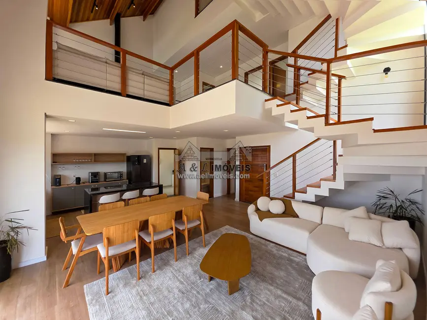 Foto 1 de Casa de Condomínio com 4 quartos à venda, 254m2 em Campos Do Jordao - SP