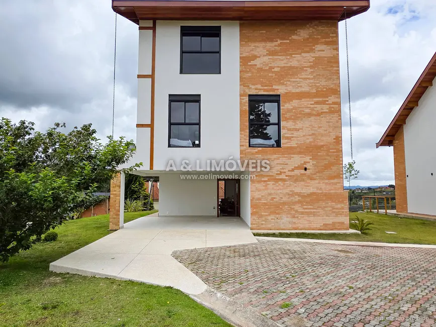 Casa de Condomínio com 4 quartos à venda, 254m2 em Campos Do Jordao - SP - imagem 3 Foto 3 de Casa de Condomínio com 4 quartos à venda, 254m2 em Campos Do Jordao - SP