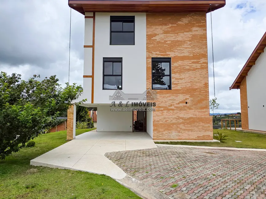 Foto 3 de Casa de Condomínio com 4 quartos à venda, 254m2 em Campos Do Jordao - SP