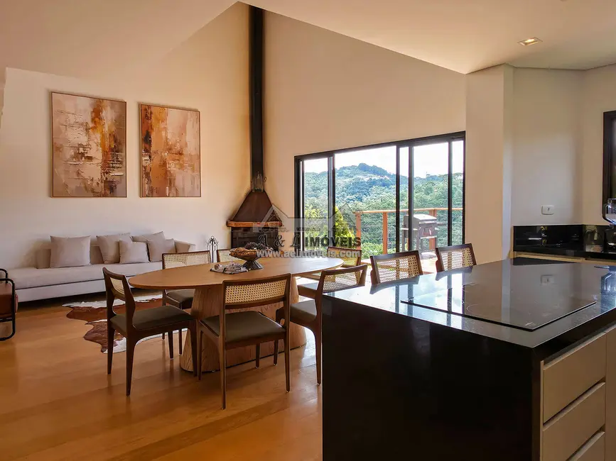 Casa de Condomínio com 4 quartos à venda, 254m2 em Campos Do Jordao - SP - imagem 1 Foto 1 de Casa de Condomínio com 4 quartos à venda, 254m2 em Campos Do Jordao - SP