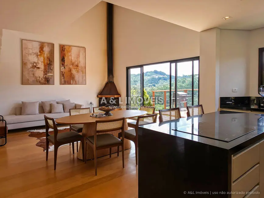 Foto 3 de Casa de Condomínio com 4 quartos à venda, 254m2 em Campos Do Jordao - SP