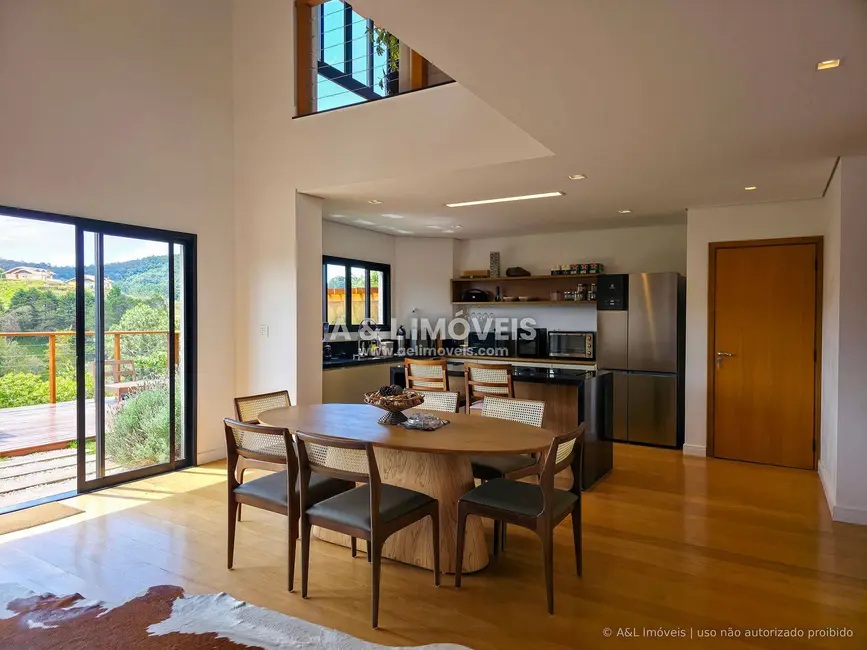 Foto 5 de Casa de Condomínio com 4 quartos à venda, 254m2 em Campos Do Jordao - SP