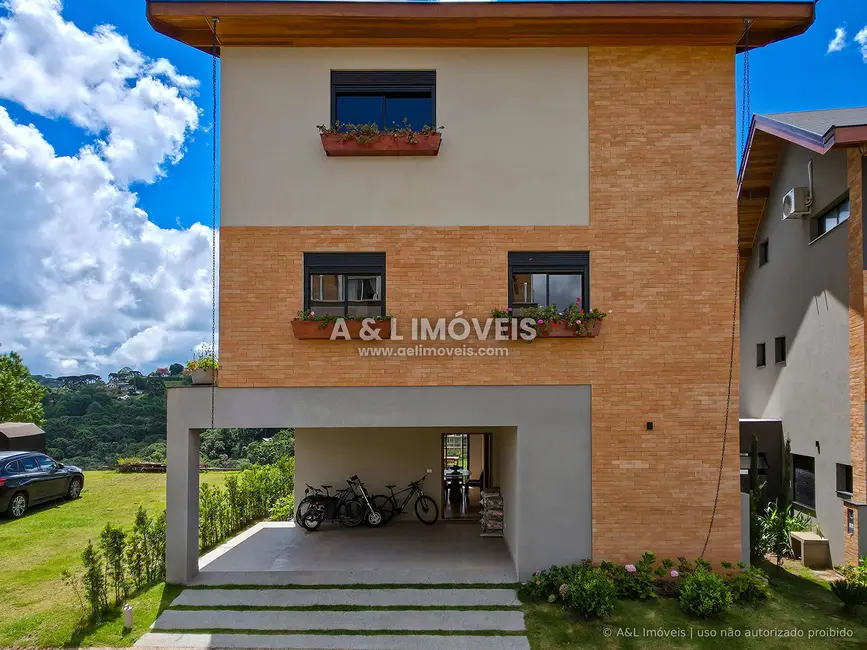 Foto 1 de Casa de Condomínio com 4 quartos à venda, 254m2 em Campos Do Jordao - SP