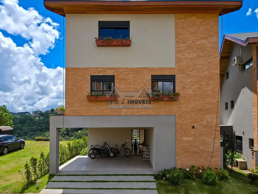 Casa de Condomínio com 4 quartos à venda, 254m2 em Campos Do Jordao - SP - imagem 2 Foto 2 de Casa de Condomínio com 4 quartos à venda, 254m2 em Campos Do Jordao - SP