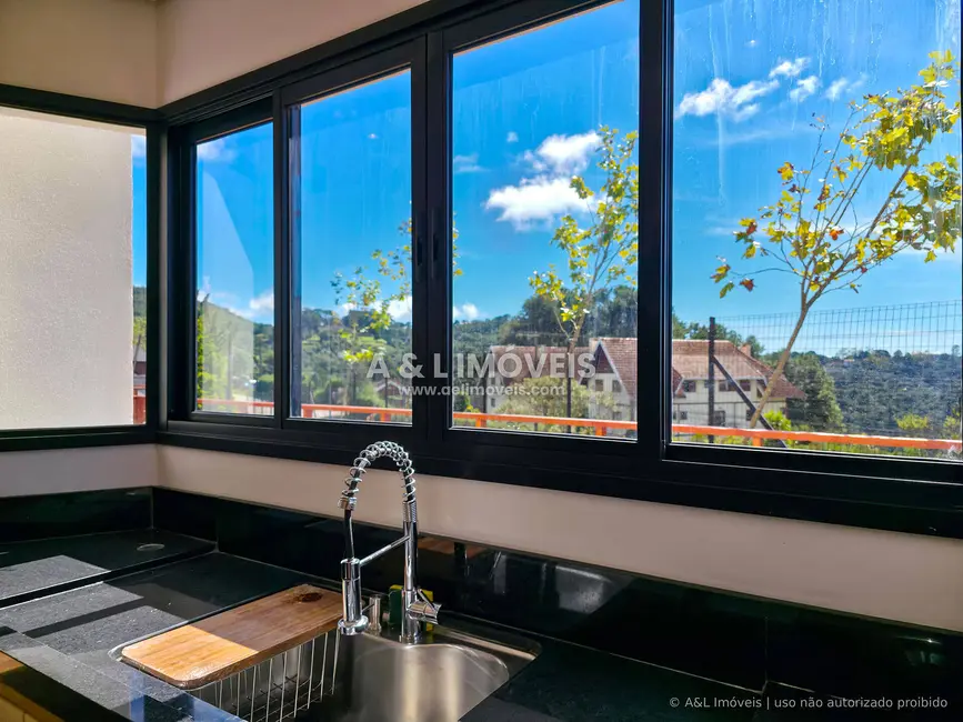 Foto 9 de Casa de Condomínio com 4 quartos à venda, 254m2 em Campos Do Jordao - SP