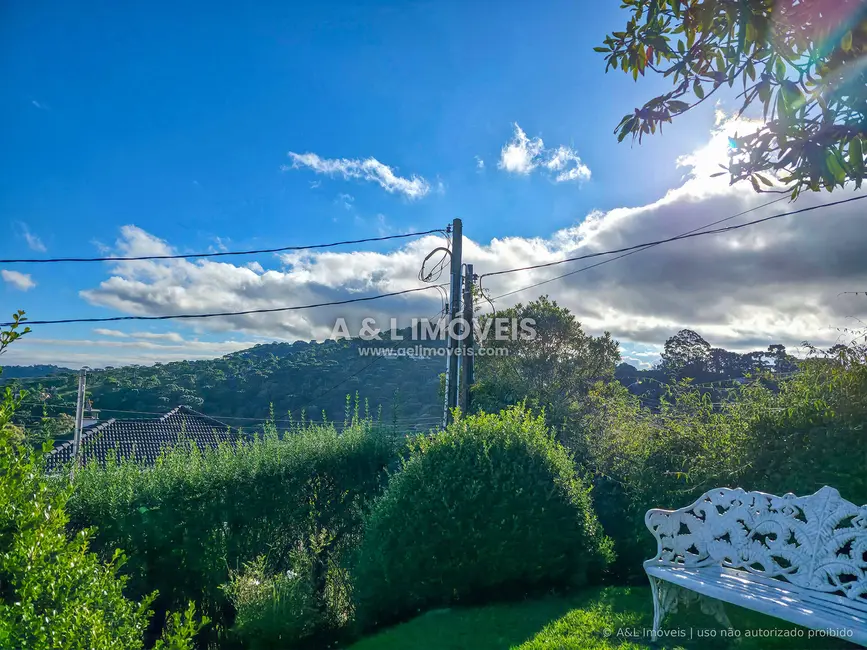 Casa com 4 quartos à venda, 279m2 em Campos Do Jordao - SP - imagem 3 Foto 3 de Casa com 4 quartos à venda, 279m2 em Campos Do Jordao - SP