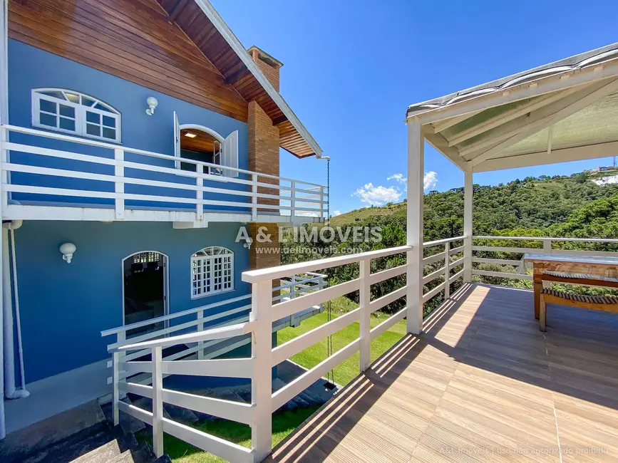 Casa de Condomínio com 5 quartos à venda, 225m2 em Campos Do Jordao - SP - imagem 3 Foto 3 de Casa de Condomínio com 5 quartos à venda, 225m2 em Campos Do Jordao - SP